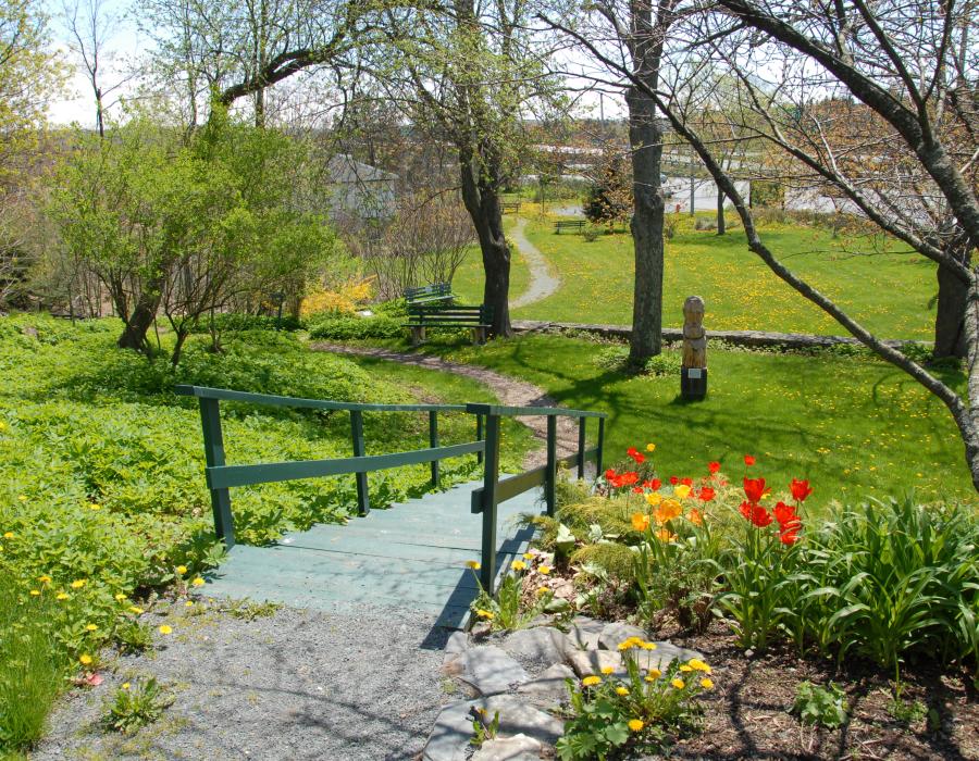 Garden at Fultz House museum